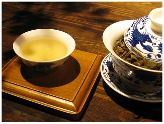 破谣言隔夜茶有毒